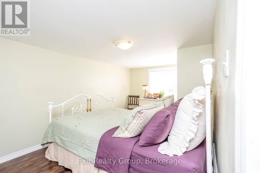 127 Leopold Street — photo 17 of 34