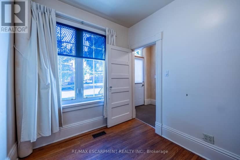 33 Palmerston Avenue — photo 9 of 37