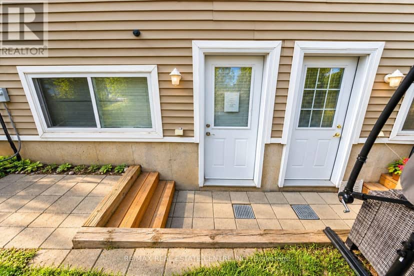 8 - 23 Howe Drive — photo 11 of 14