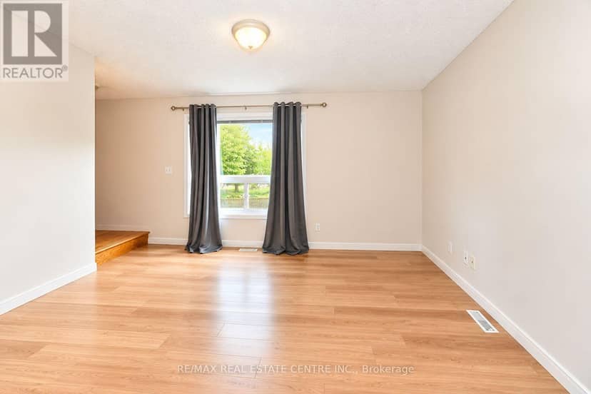 8 - 23 Howe Drive — photo 6 of 14
