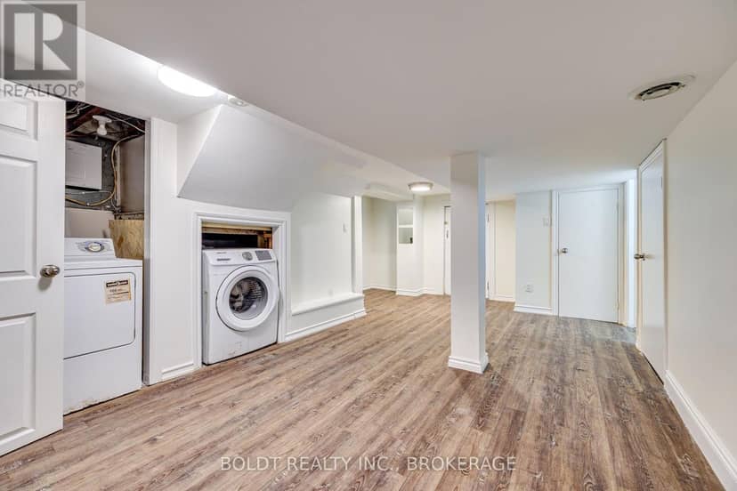 209 Rosslyn Avenue S — photo 13 of 39