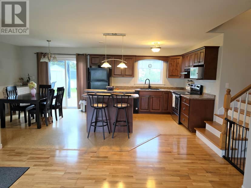 38 Sandlewood Street, West Royalty, photo 3