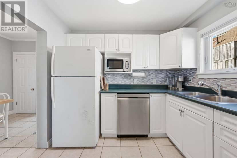 2457 Gladstone Street — photo 18 of 36