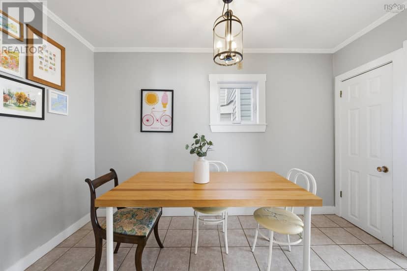 2457 Gladstone Street — photo 14 of 36