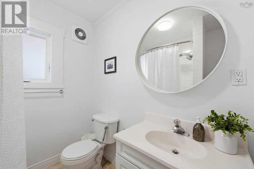 2457 Gladstone Street — photo 9 of 36