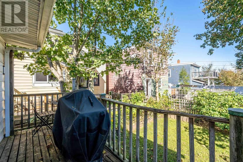 2457 Gladstone Street — photo 33 of 36