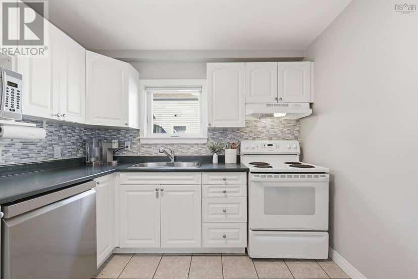 2457 Gladstone Street — photo 16 of 36