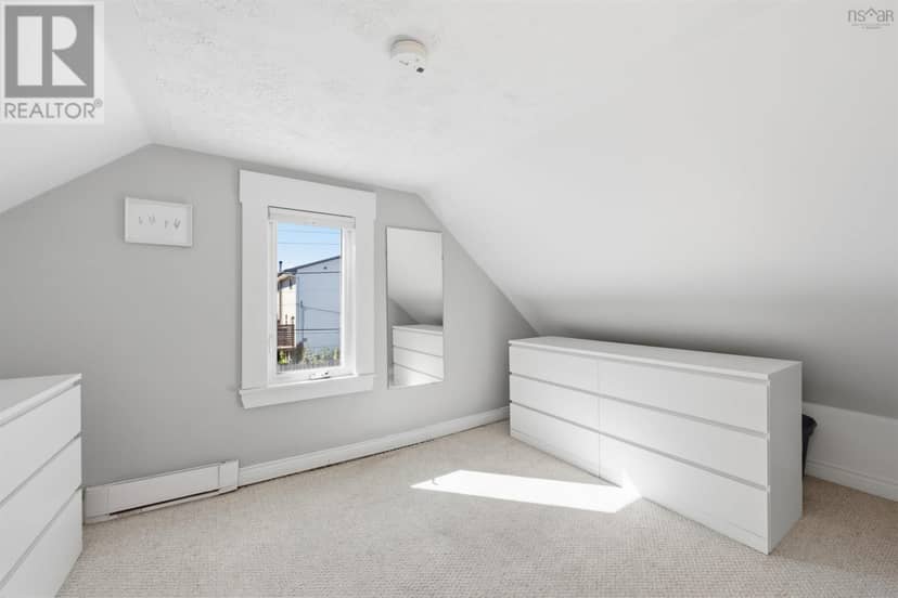 2457 Gladstone Street — photo 27 of 36