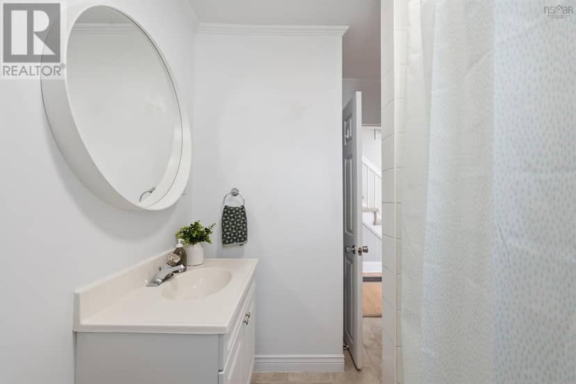 2457 Gladstone Street — photo 11 of 36