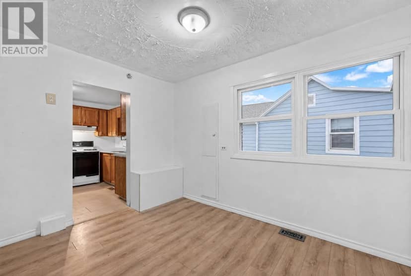 702 Lennox AVE — photo 15 of 24