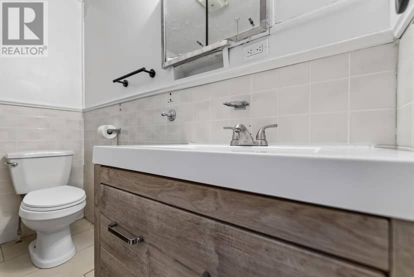 702 Lennox AVE — photo 19 of 24