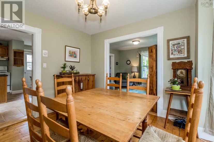 212 Marshall Street — photo 11 of 29