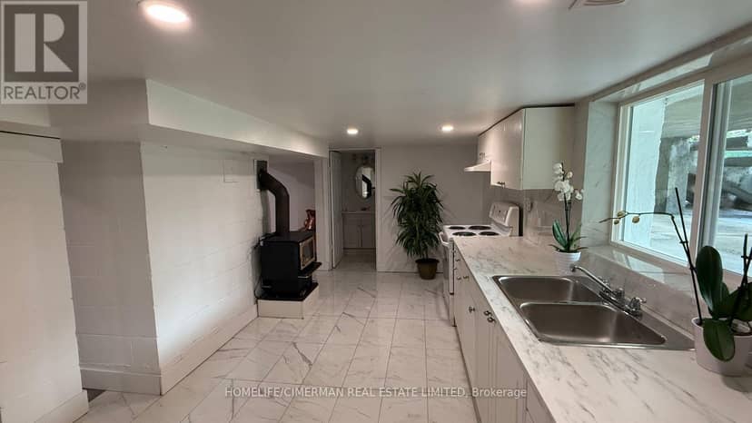 678 Trinity Street — photo 10 of 14