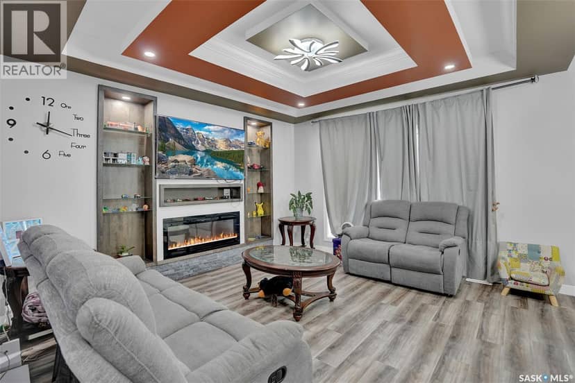 3204 Crosbie CRESCENT — photo 13 of 40