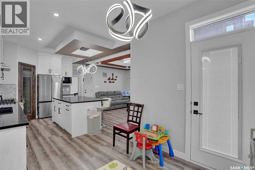 3204 Crosbie CRESCENT — photo 18 of 40