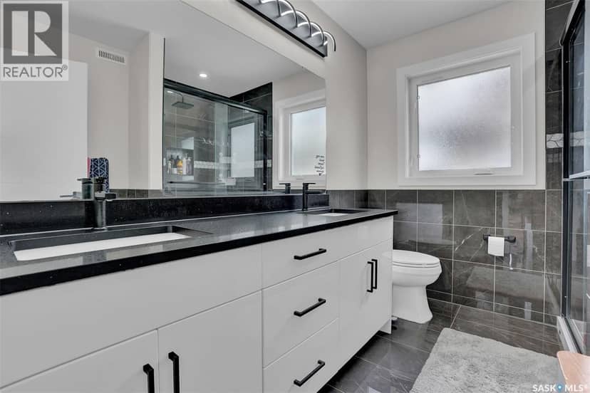 3204 Crosbie CRESCENT — photo 28 of 40