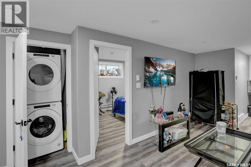 3204 Crosbie CRESCENT — photo 31 of 40