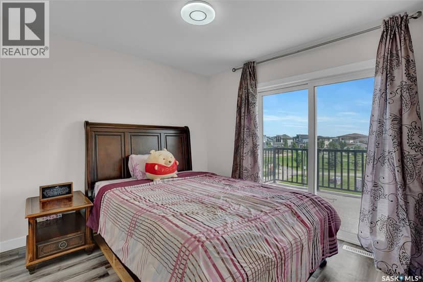 3204 Crosbie CRESCENT — photo 32 of 40
