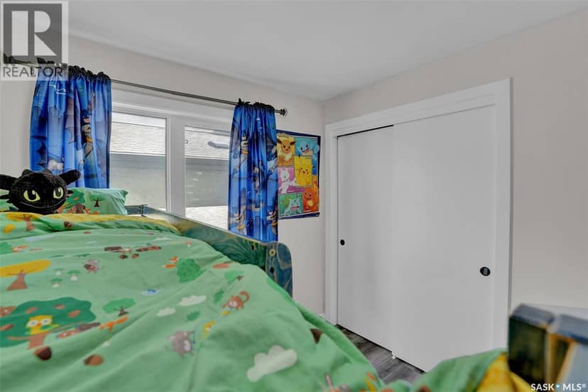 3204 Crosbie CRESCENT — photo 34 of 40