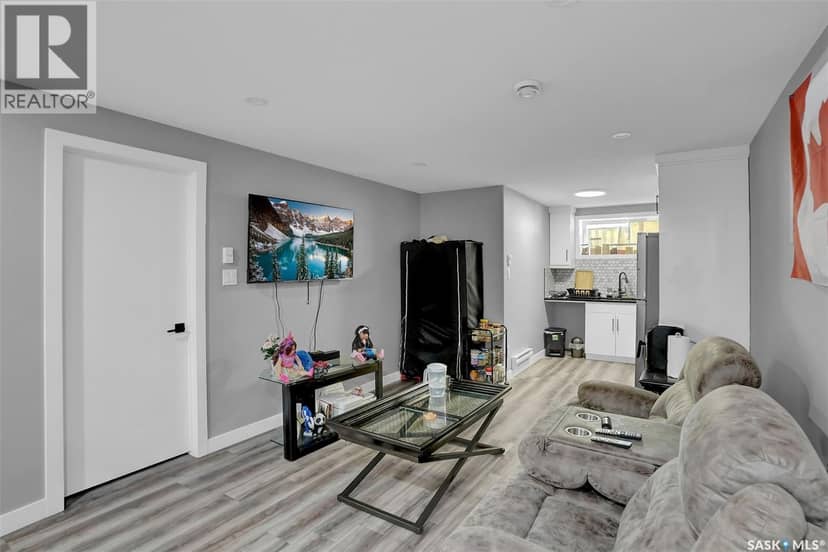 3204 Crosbie CRESCENT — photo 37 of 40