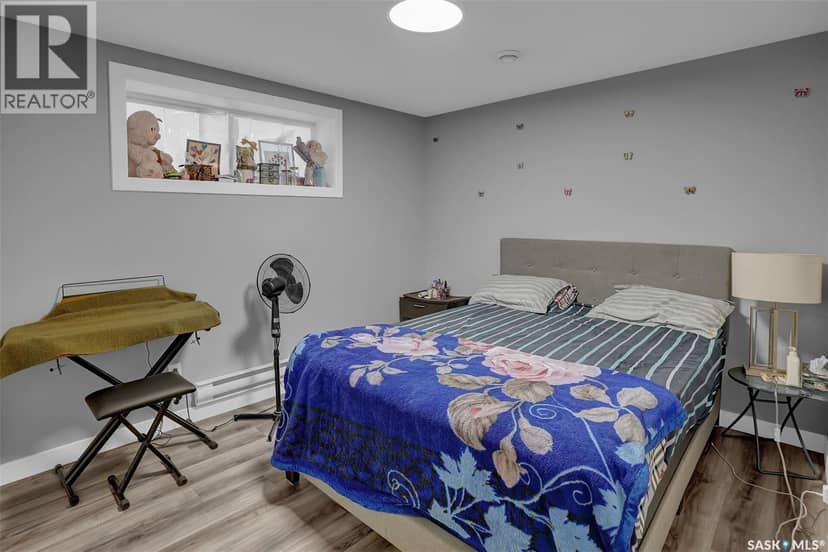 3204 Crosbie CRESCENT — photo 38 of 40