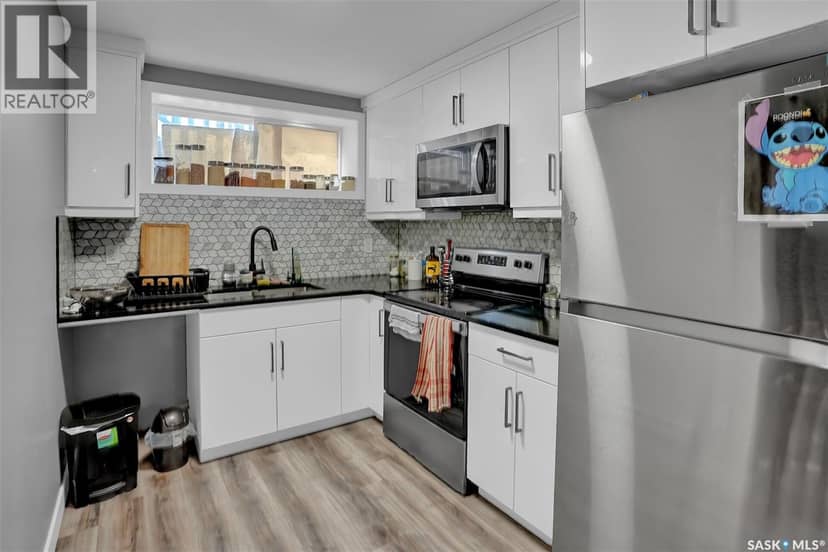 3204 Crosbie CRESCENT — photo 39 of 40