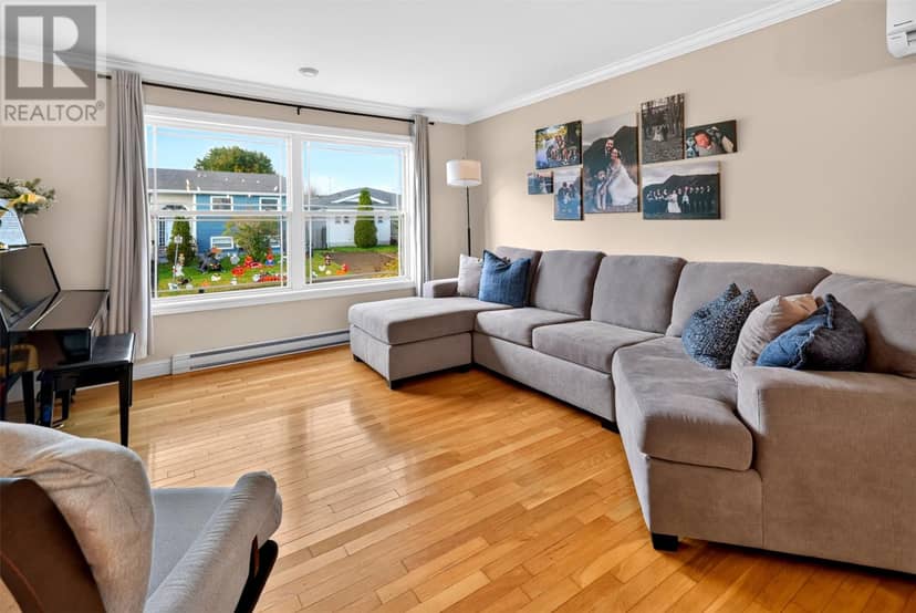 74 O'Flaherty Crescent — photo 16 of 33