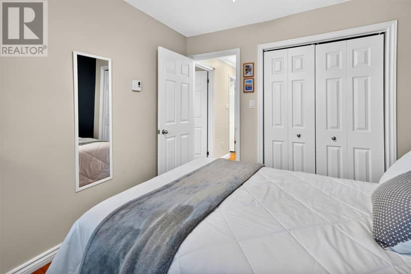 74 O'Flaherty Crescent — photo 22 of 33