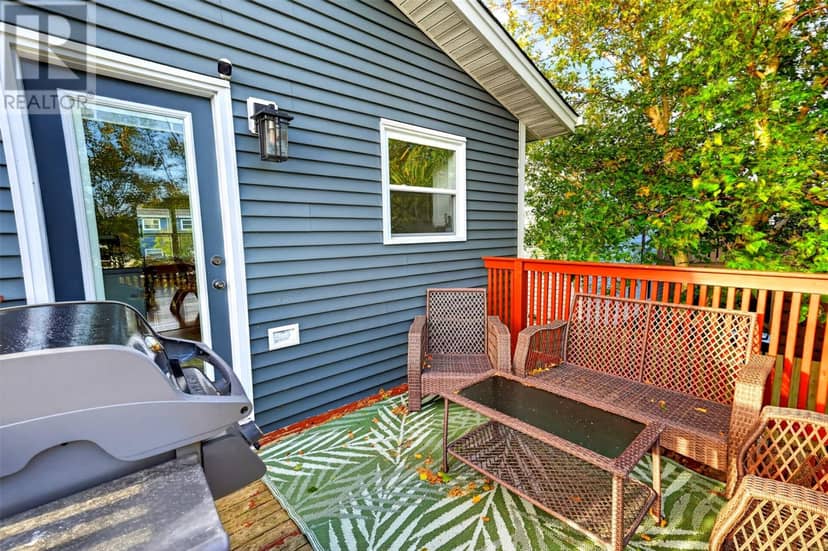 74 O'Flaherty Crescent — photo 6 of 33