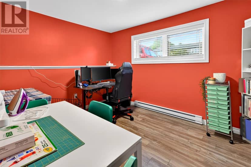 74 O'Flaherty Crescent — photo 29 of 33