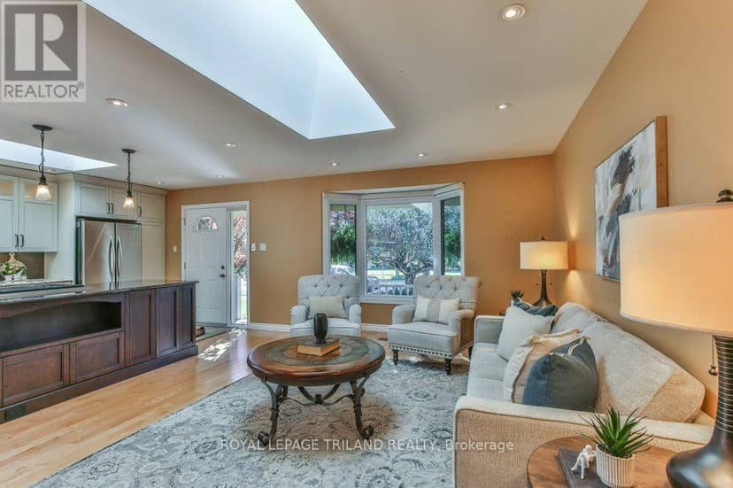 1221 Glenora Drive — photo 14 of 40