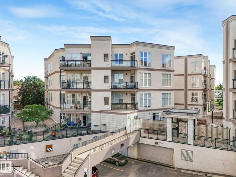 #150 4827 104A ST NW, Edmonton