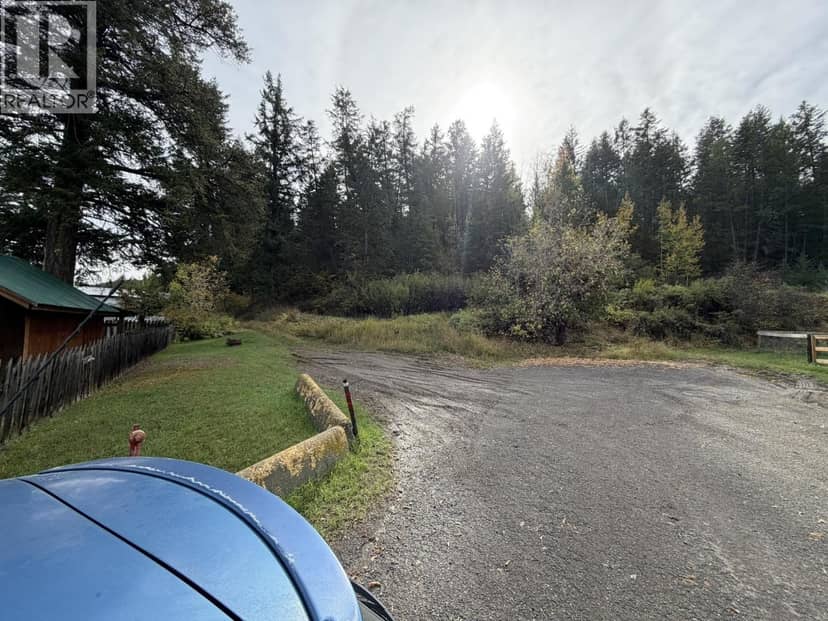1401 Paxton Road, Williams Lake, photo 2