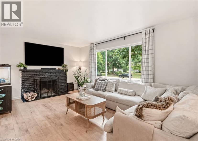 271 LINDEN Avenue — photo 3 of 27