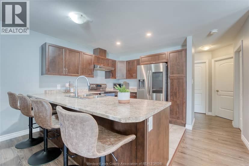 3141 Viola Crescent — photo 18 of 40