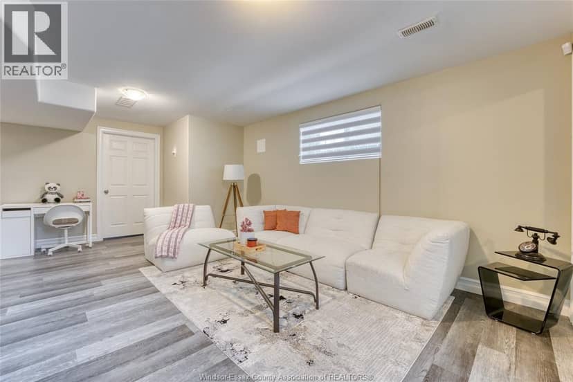 3141 Viola Crescent — photo 30 of 40