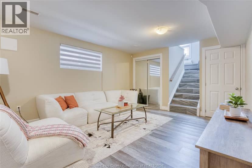 3141 Viola Crescent — photo 33 of 40