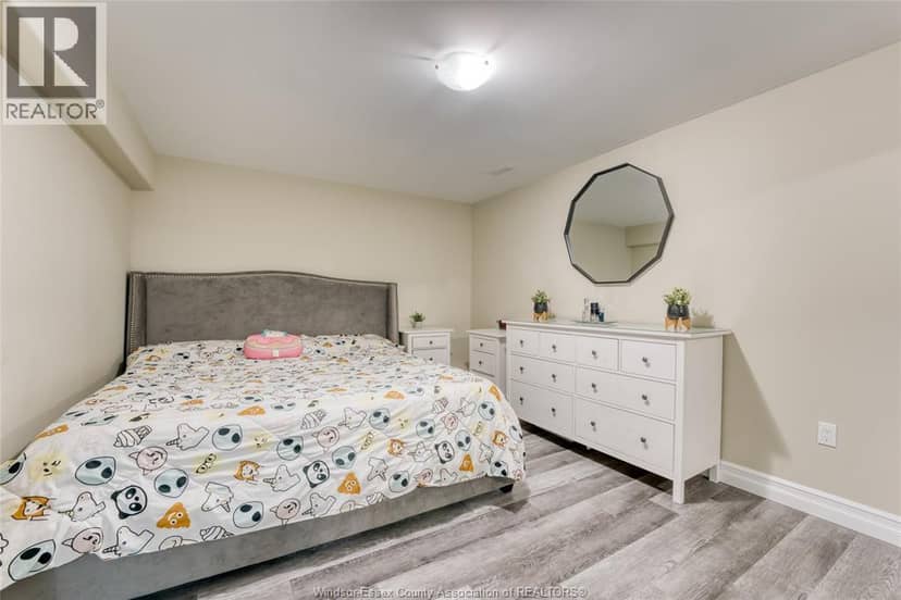 3141 Viola Crescent — photo 34 of 40