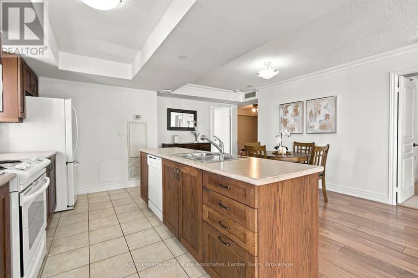 1402 - 3 Marine Parade Drive — photo 14 of 31