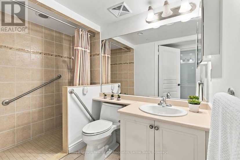 1402 - 3 Marine Parade Drive — photo 20 of 31