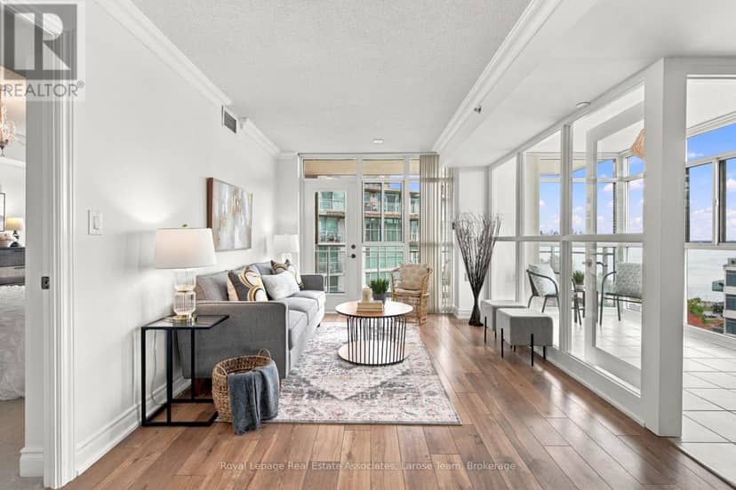 1402 - 3 Marine Parade Drive — photo 4 of 31