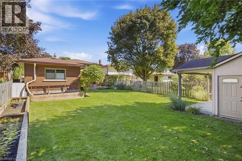 26 ALEXANDER Avenue — photo 36 of 40