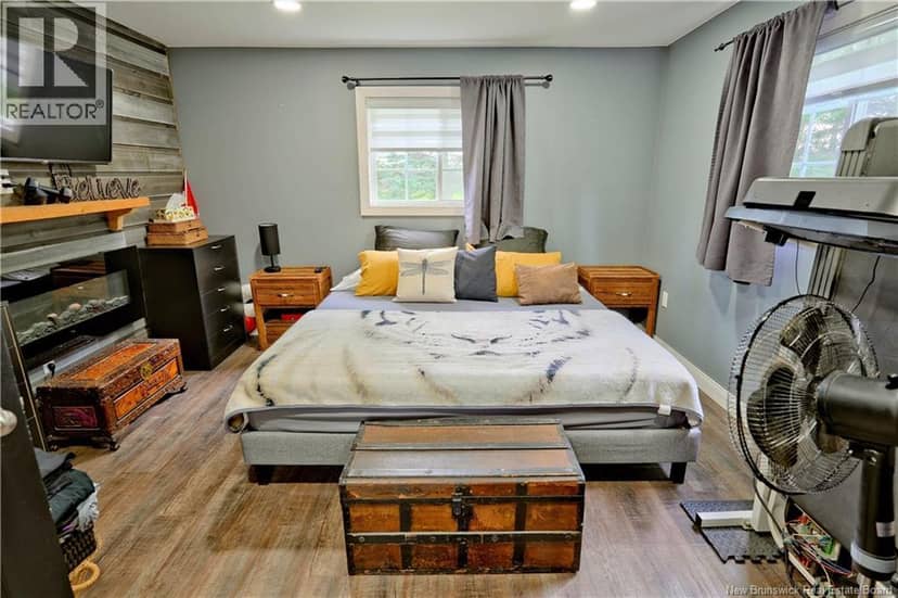 210 Peoples Road — photo 13 of 26