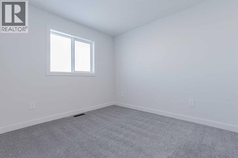 8558 72 Avenue — photo 15 of 24