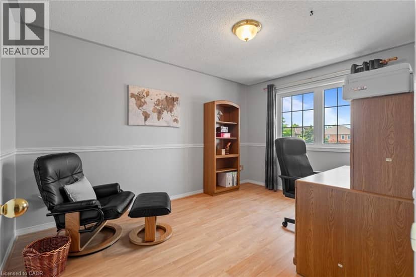 8 COCHRANE Avenue — photo 18 of 37