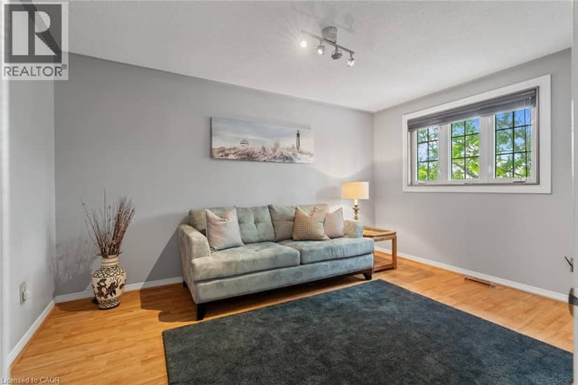 8 COCHRANE Avenue — photo 21 of 37