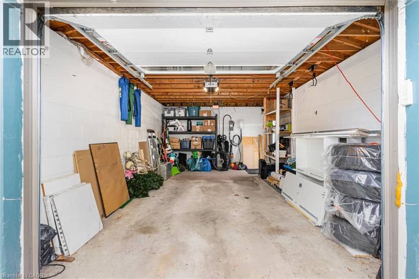 4 ROBINS Avenue — photo 20 of 27