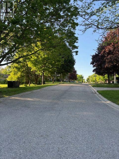 2 Ellsworth Close — photo 4 of 5