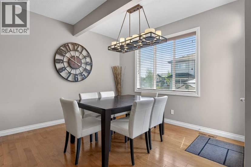 159 Sherwood Crescent NW — photo 15 of 40