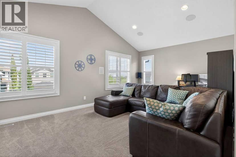 159 Sherwood Crescent NW — photo 33 of 40